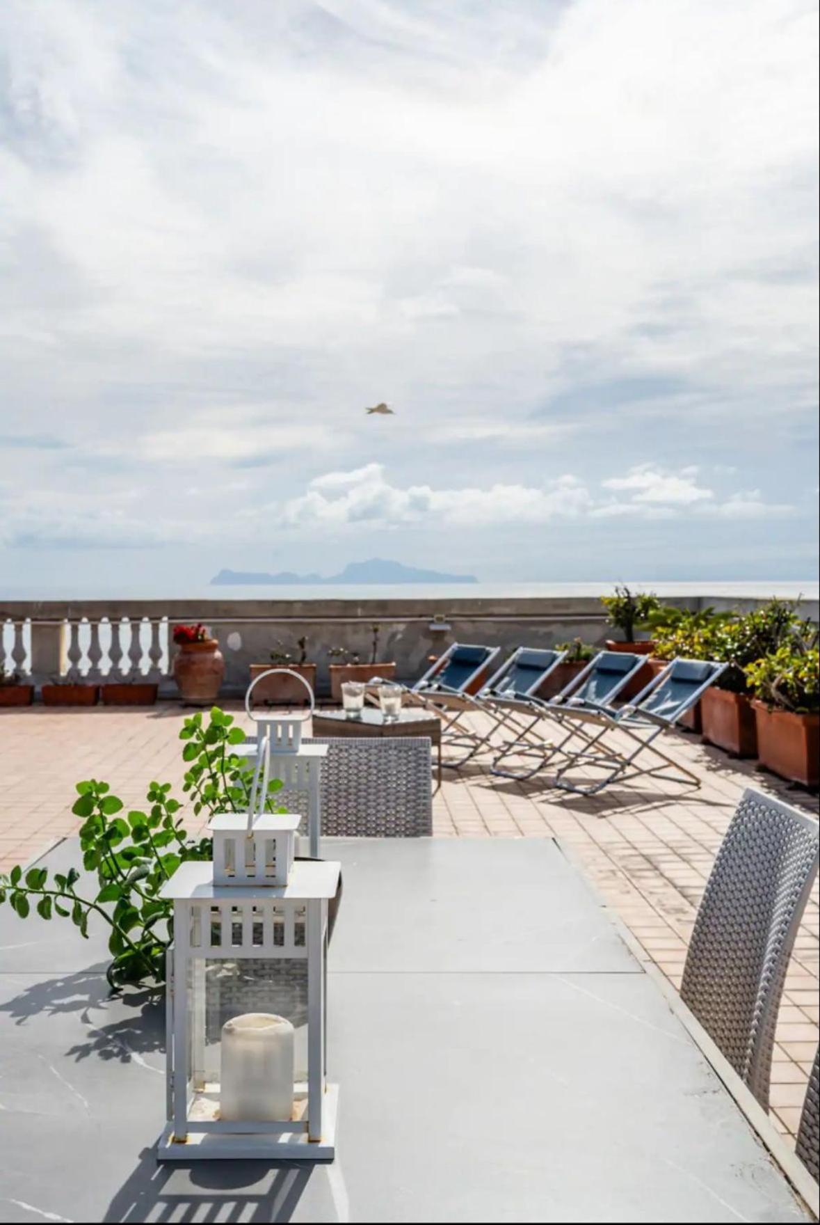 Rooftop In Front Of The Castle Napoli Eksteriør bilde